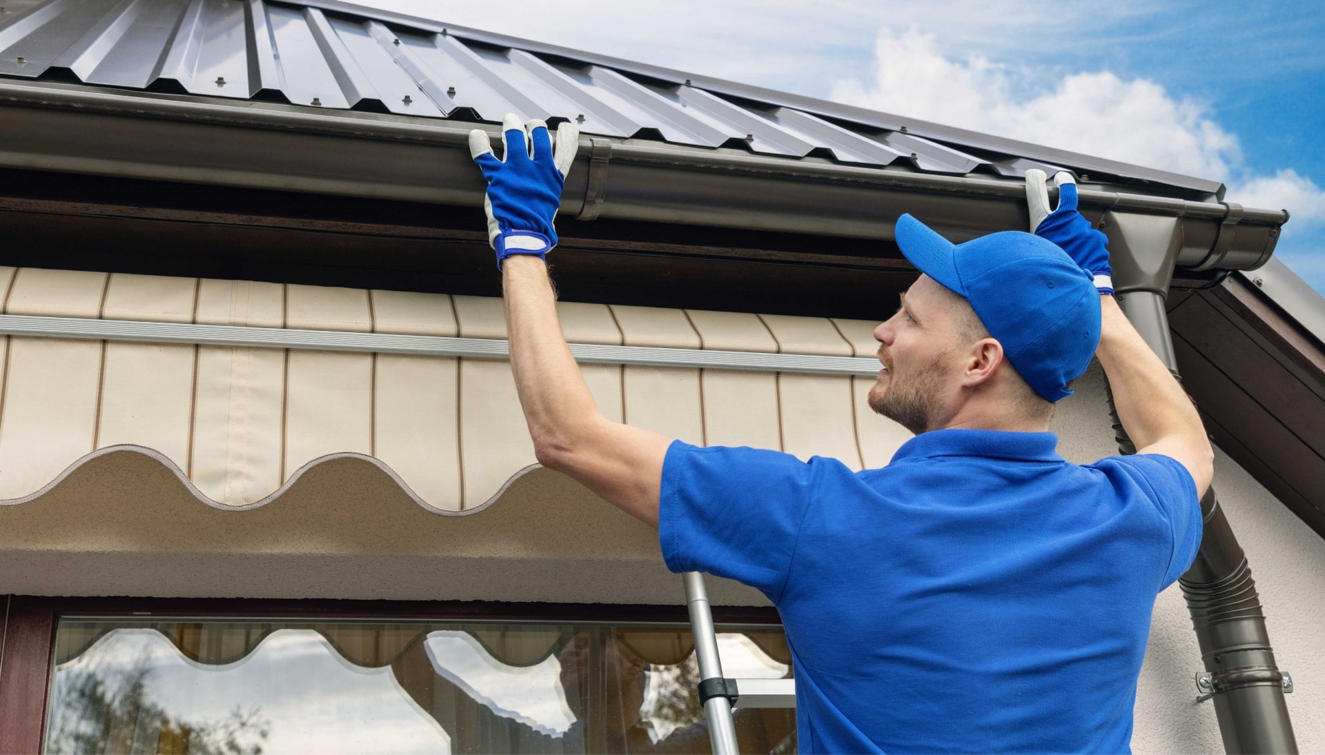 Reliable experts of gutter installers in Long Island, New York for all your roofing needs.